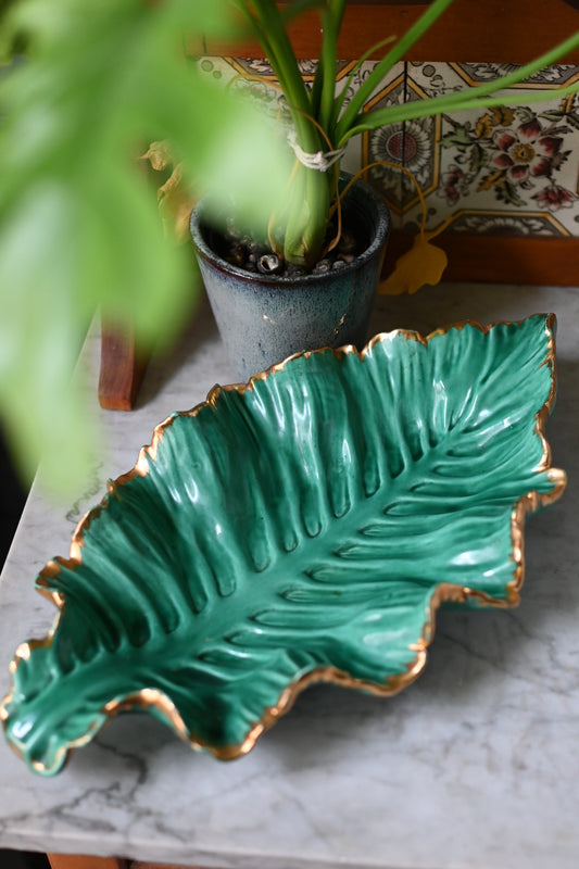 Palm leaf serving plate made in France